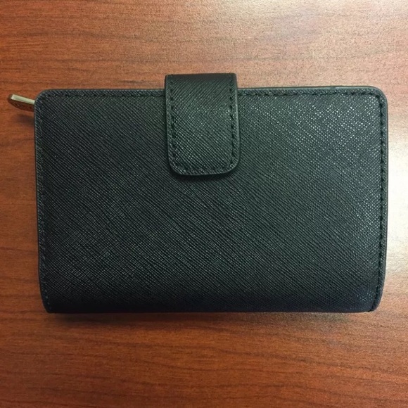 ❌SOLD❌Michael Kors Black Saffiano Wallet - Picture 2 of 6